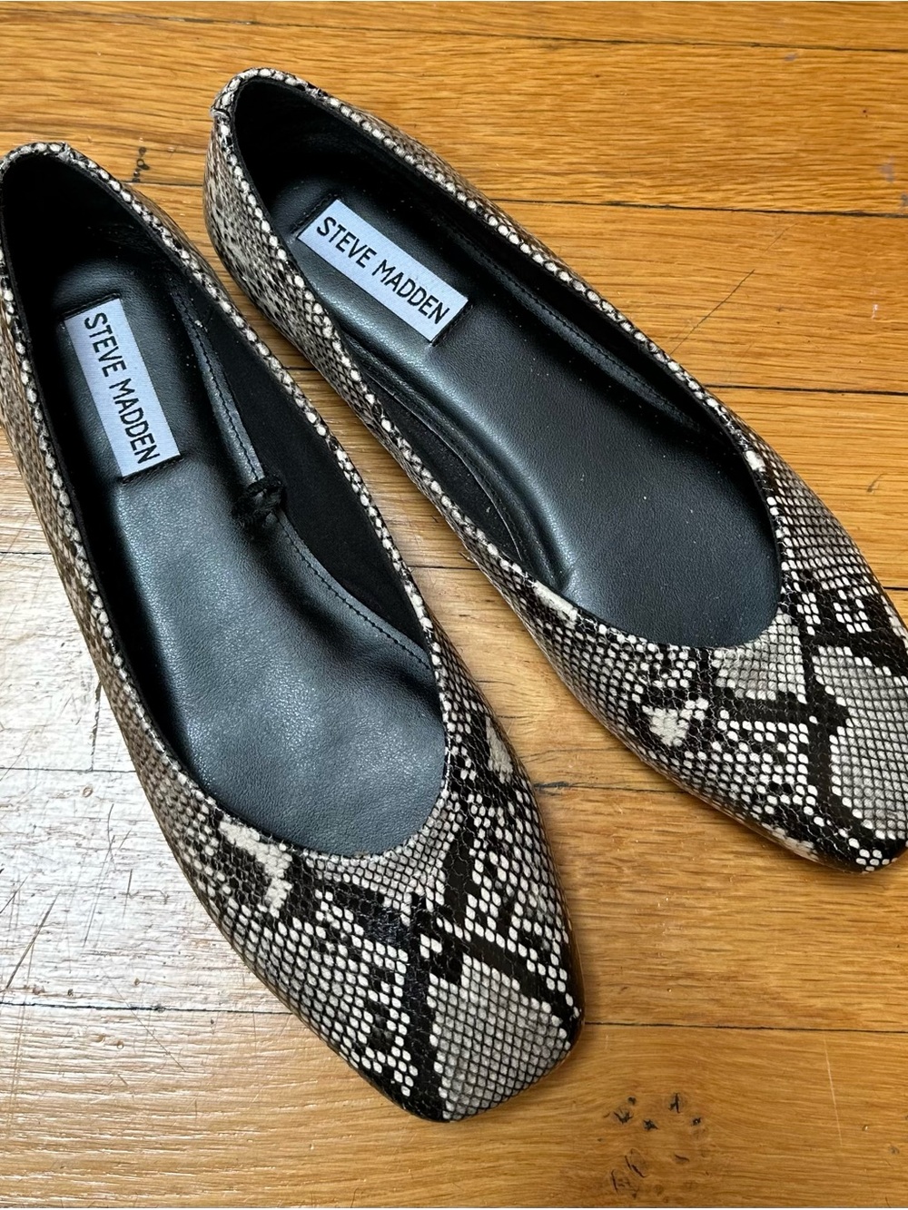 Steve Madden Snake-Print Pointed Ballet Flats - Black & Cream